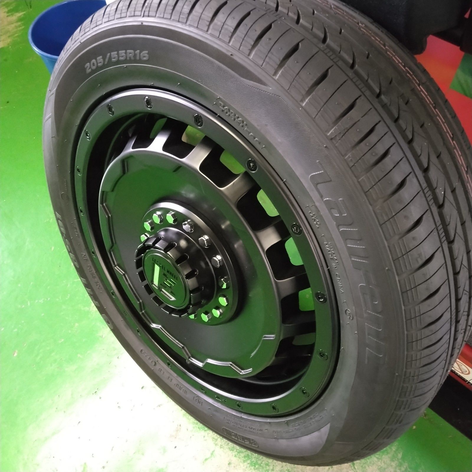 175/60R16 特選輸入タイヤ クロスビー アクア ルーミー トール タイヤホイールセット 16インチ LEXXEL SwaGGer スワッガー  オフロードスタイル