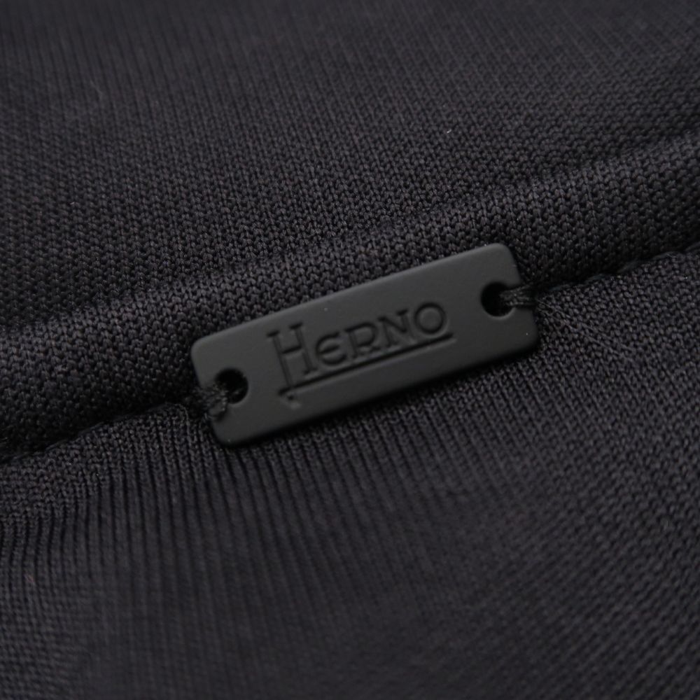 未使用 HERNO laminar ヘルノ JC0023DL 52008 9300 ペプラムジャケット  