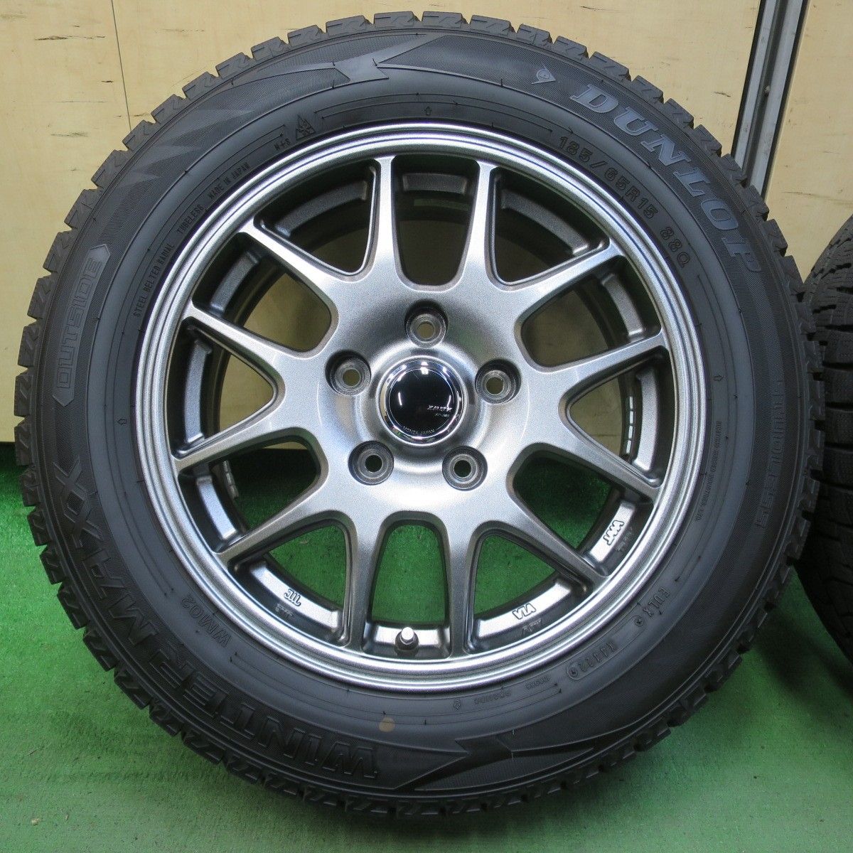 バリ溝 22年 キレイ 9.5分 スタッドレス 185 65R15 ダンロップ ウインターマックス WM02 ZACK JP-205 MONZA ザック 15インチ PCD114.3 5H 5093012イス