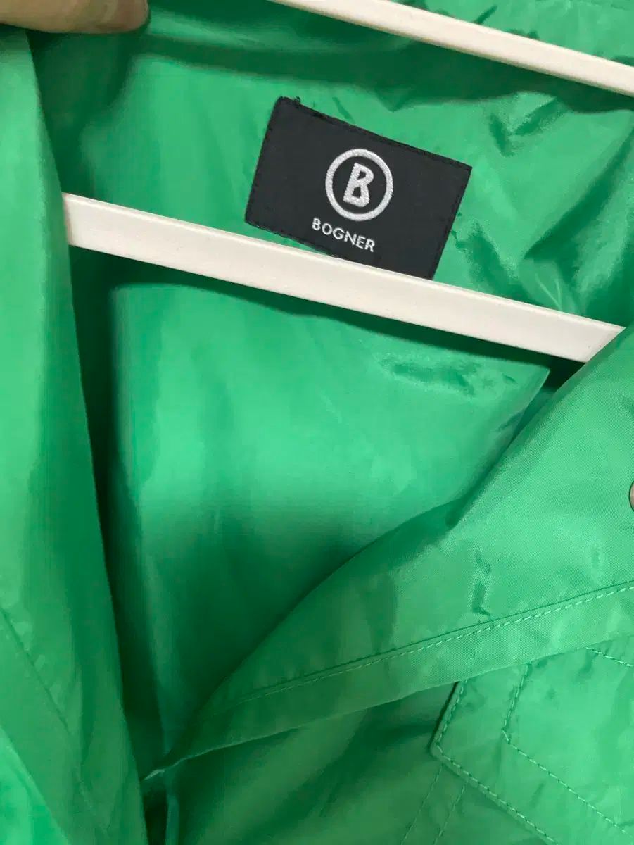 BOGNER 緑 ベルト付き ジャケット ウィンドブレーカー素材