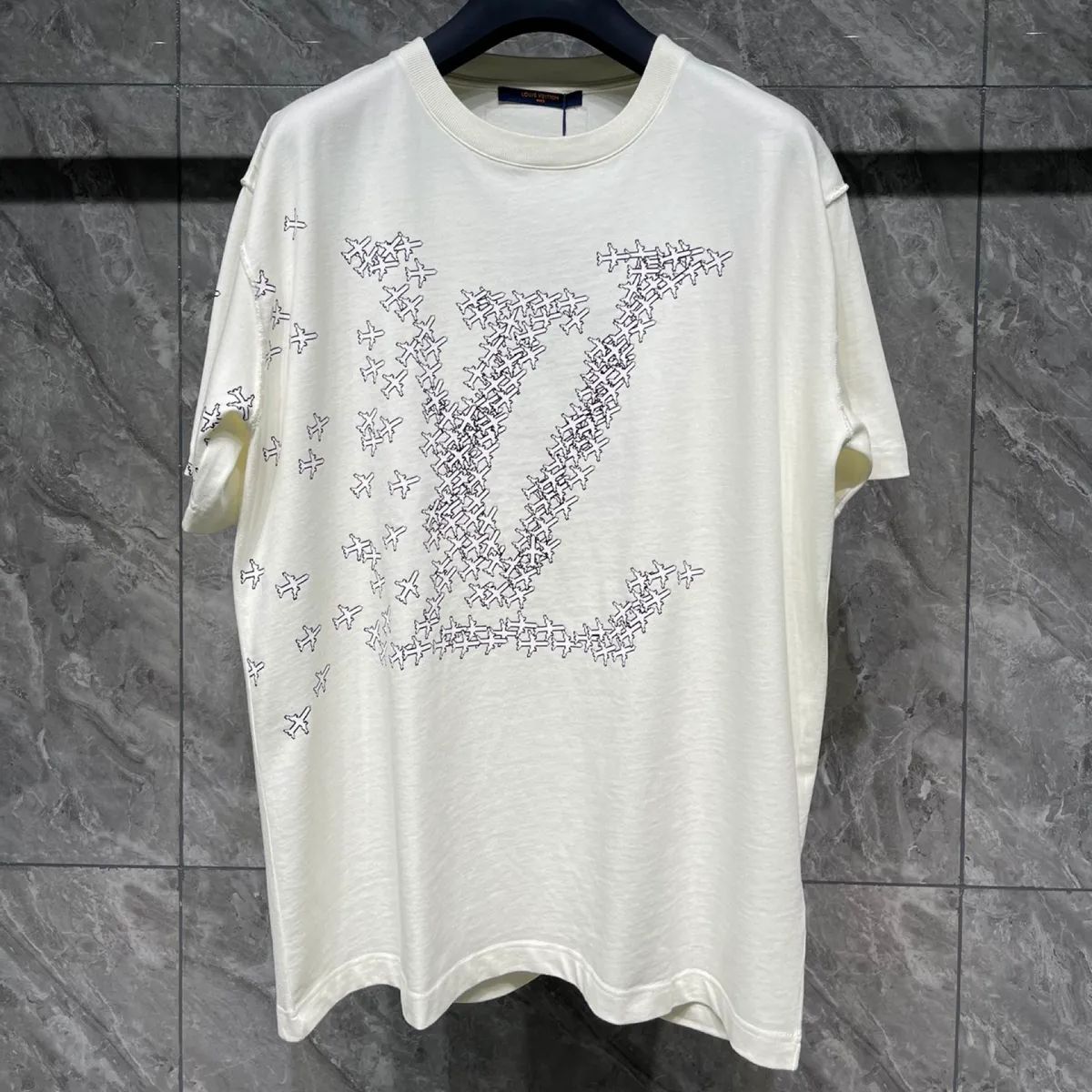 ✨新品未使用ルイ・ヴィトン✓Louis Vuitton定番の小さな飛行機柄半袖Tシャツ半袖 - メルカリ