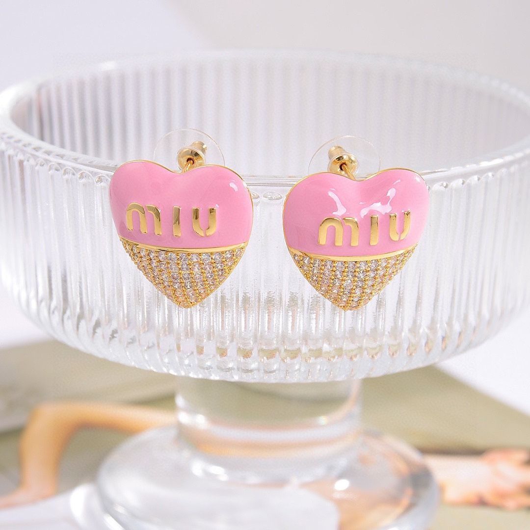 MIU MIU】ミュウミュウ ロゴ入りハートイヤリング - エレガントな 