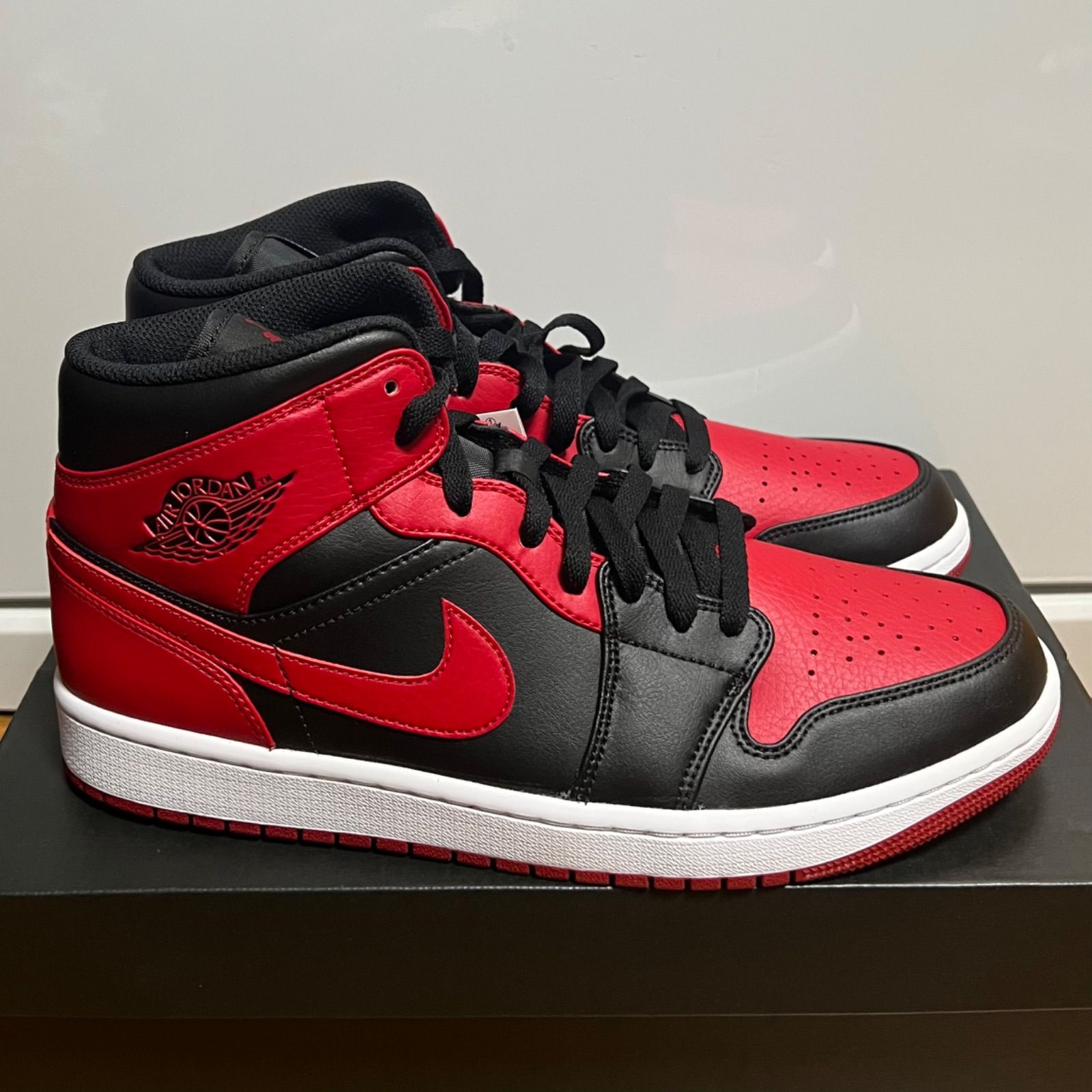 Nike AIR JORDAN 1 MID 新品 未使用 レアカラー - スズメ印 - メルカリ