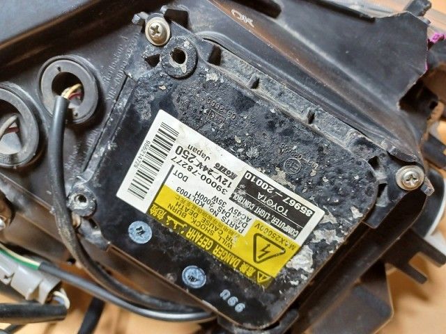 AHR20W 左ヘッドランプ