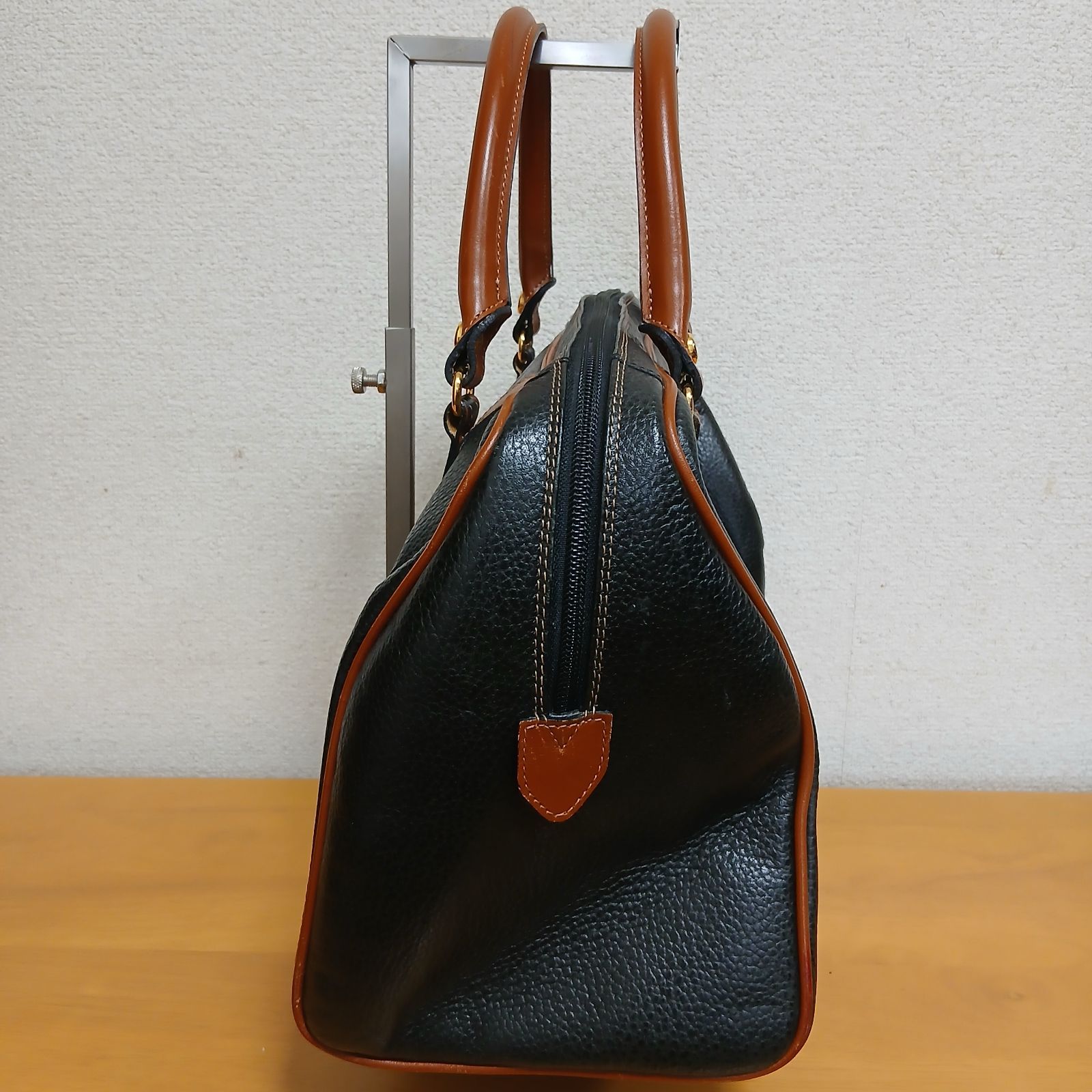 バッグ a.testoni アテストーニ レザー クラッチバッグ 黒 シボ革 