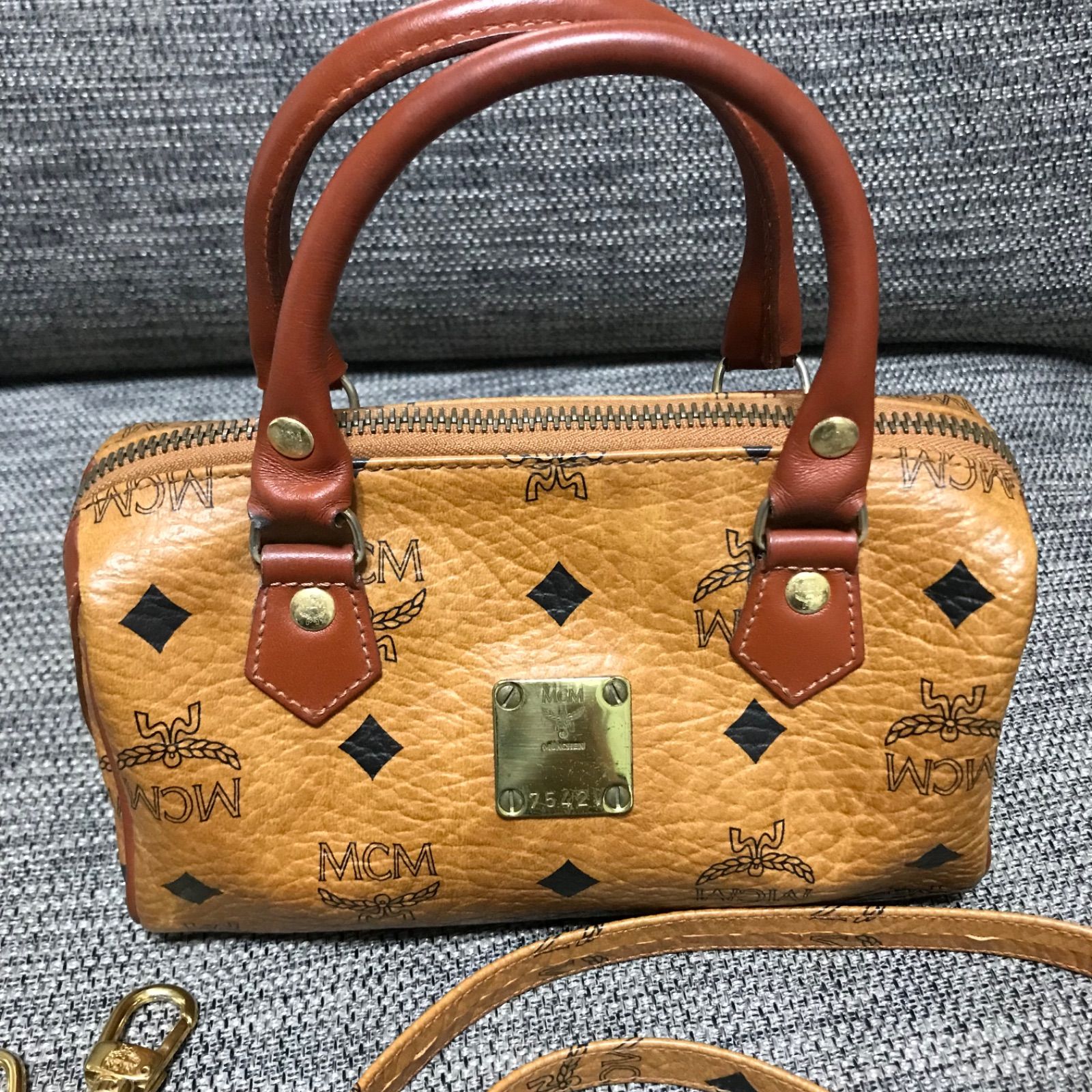 型崩れや傷もない美品となります【極美品】MCM  ショルダーバック  ハンドバッグ