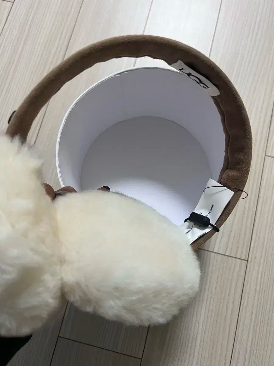 UGG アグ W SHEEPSKIN EMBROIDERY EARMUFF UGG® Sheepskin Embroidery Earmuff for Women | UGG®