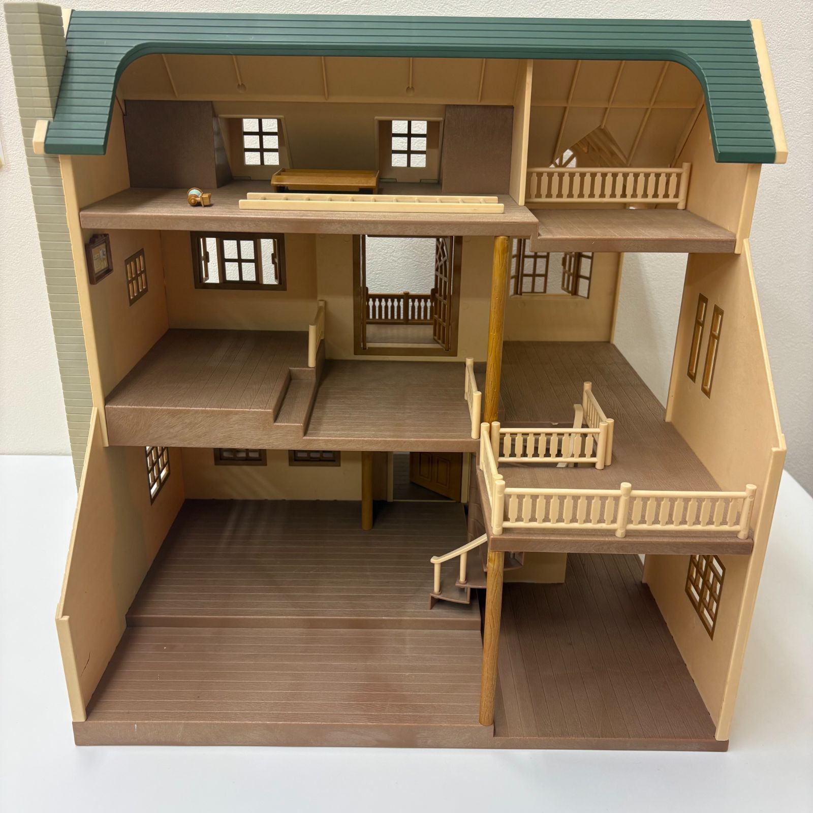 緑の丘の大きなお家 人形