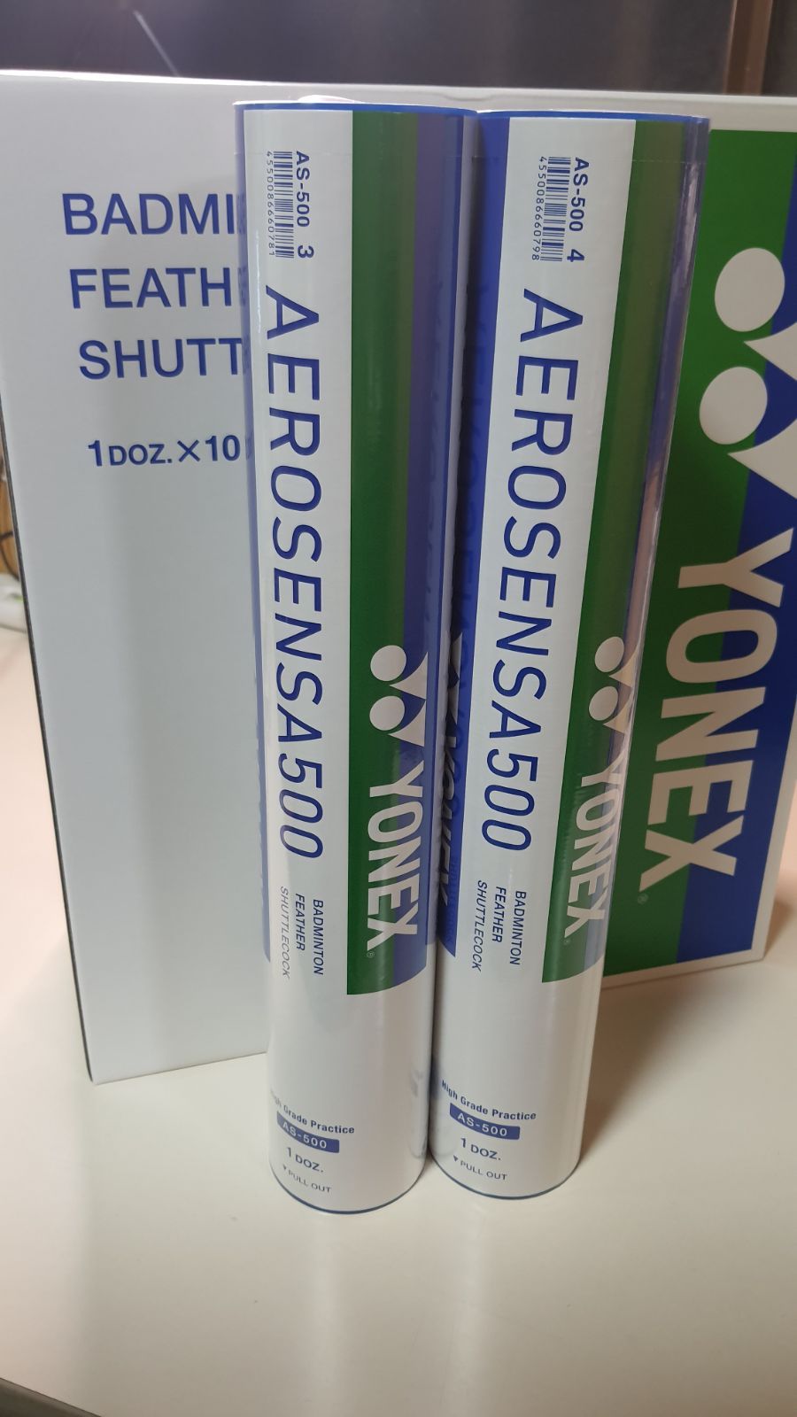YONEX