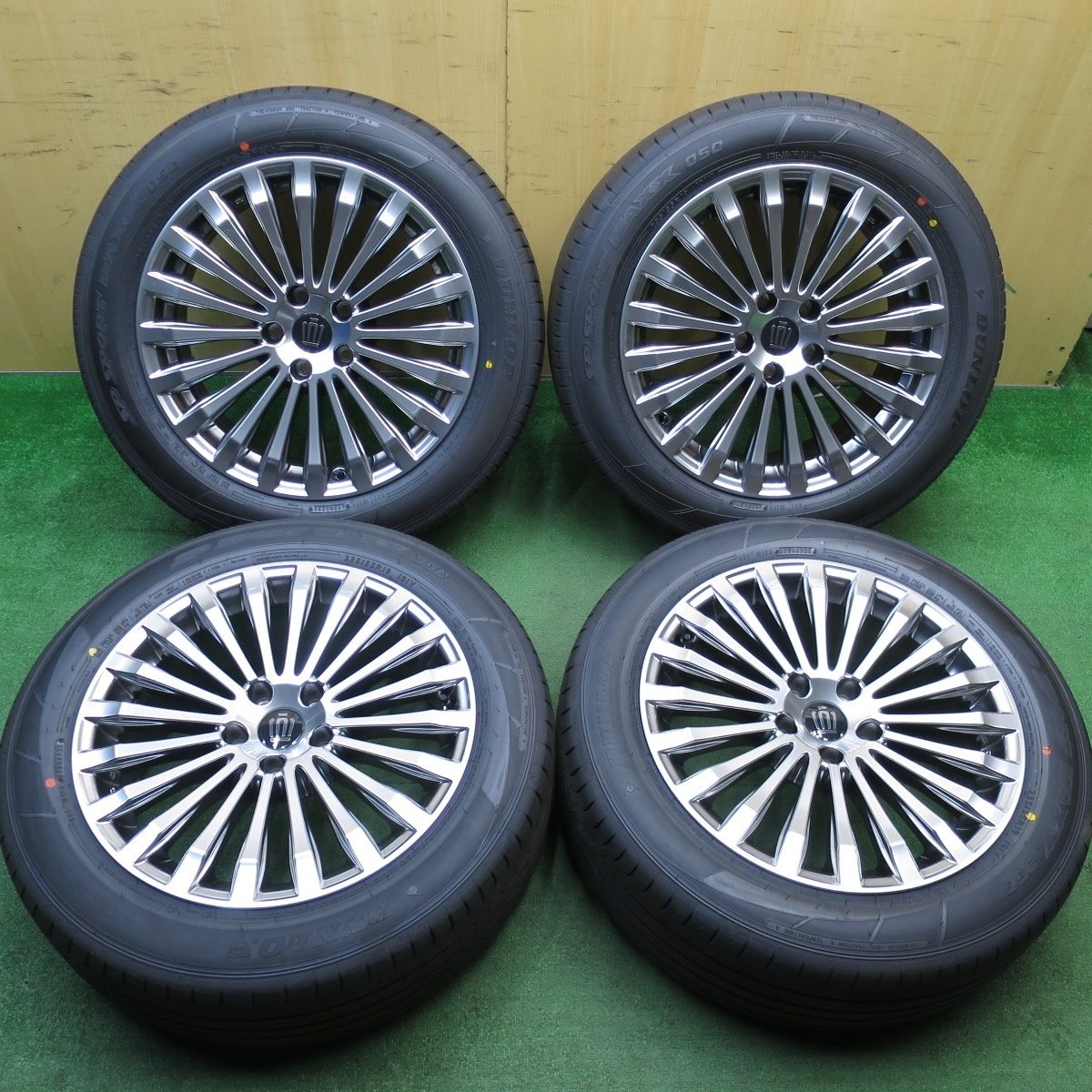 新車外し 24年 トヨタ 30系 クラウン セダン 純正 235 55R19 ダンロップ SPスポーツマックス 050 PCD120 5H 5040201KKノ