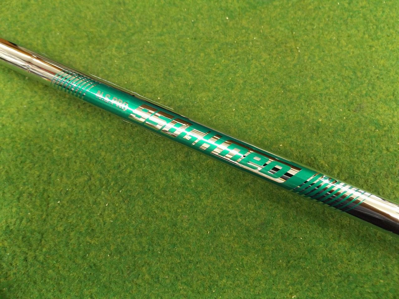 DOLPHIN WEDGE