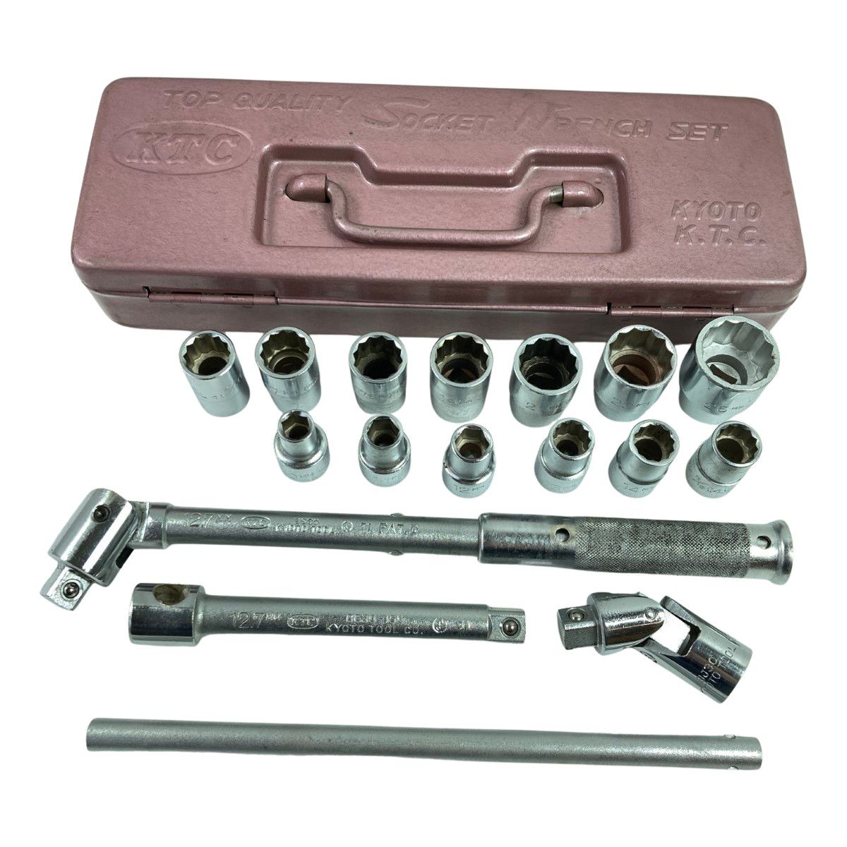 ＊＊KTC ケーティーシー ソケットレンチセット 12.7sq 17点 ケース付 B313 シルバー