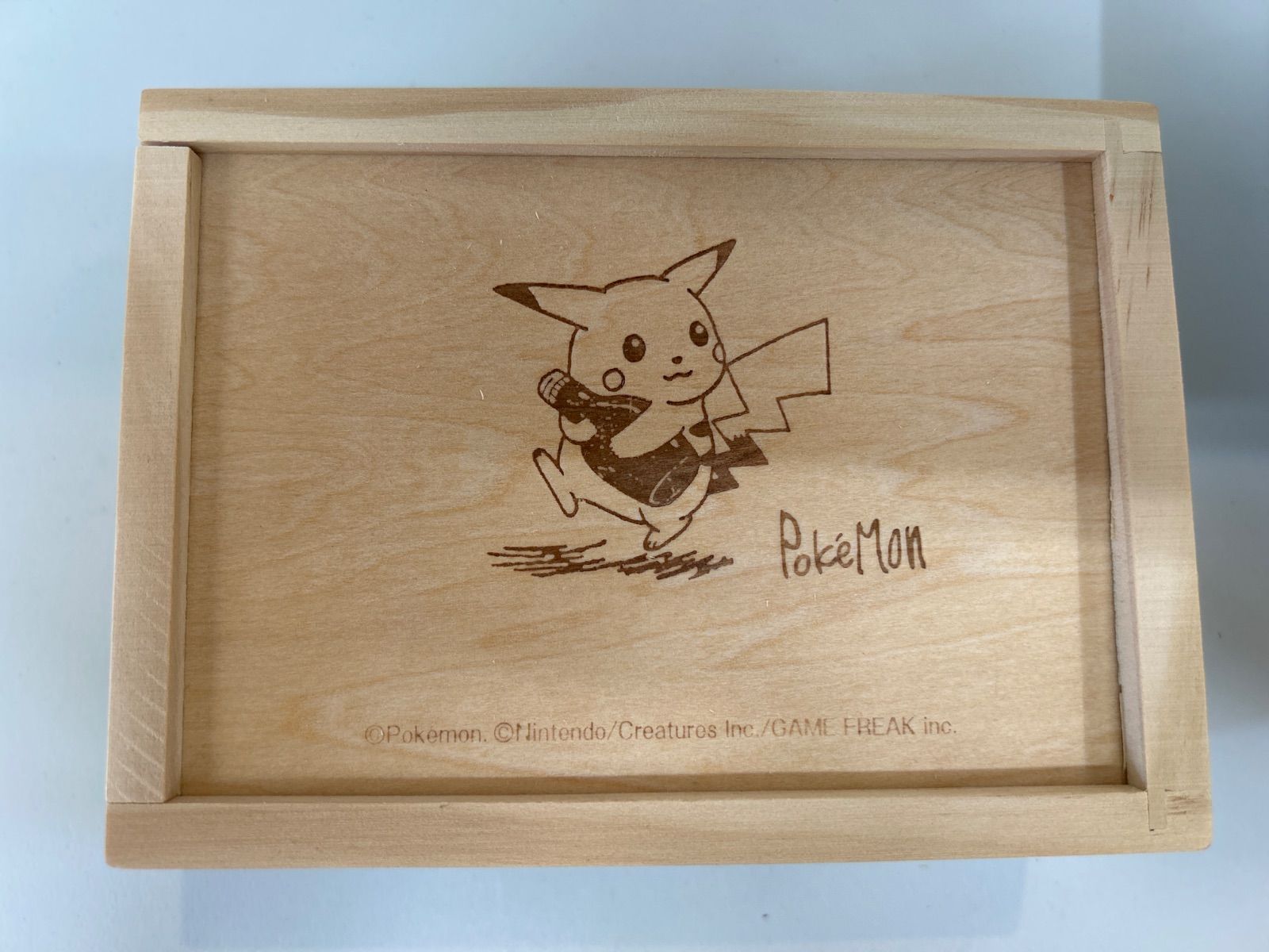 海外ポケモンセンター ピカチュウ & フレンズ 1000ピースジグソーパズル Pokemon 海外ポケモンセンター限定 北斎 浮世絵 波乗り