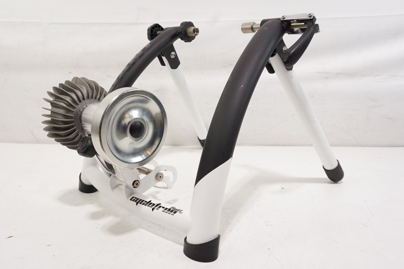 新品・未使用品 ジャイアント CYCLOTRON FLUID ST
