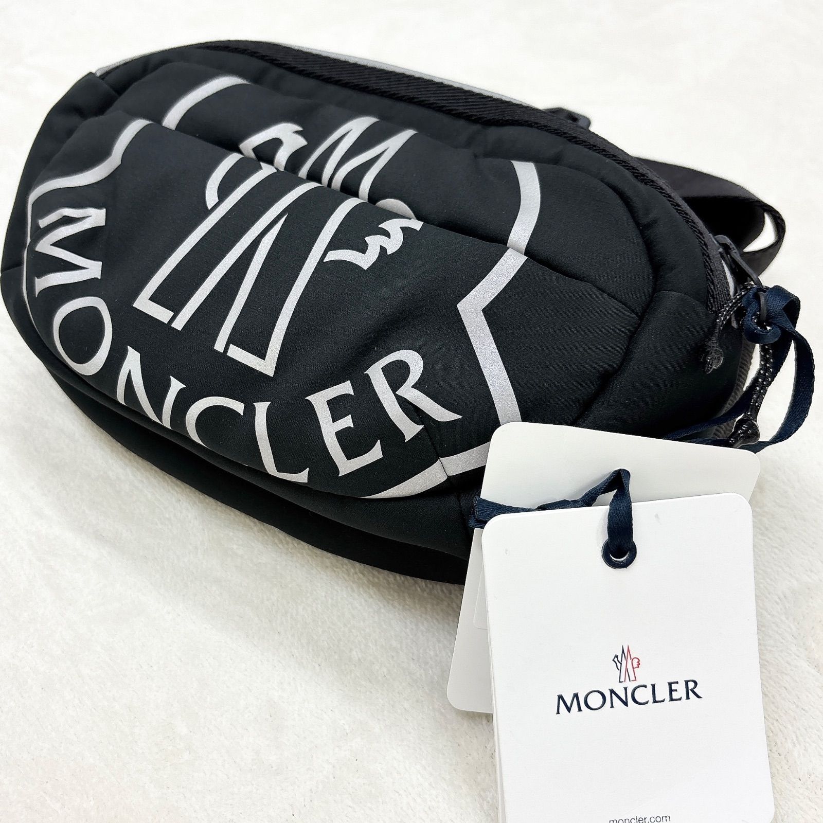 モンクレール　クロスボディバッグ　未使用品 新品 未使用 MONCLER モンクレール ショルダーバッグ ボディ