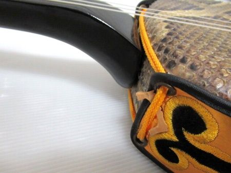 E賞 ホビー・楽器・アート 沖縄三線 全長約79cm ツメ ウマ 教本