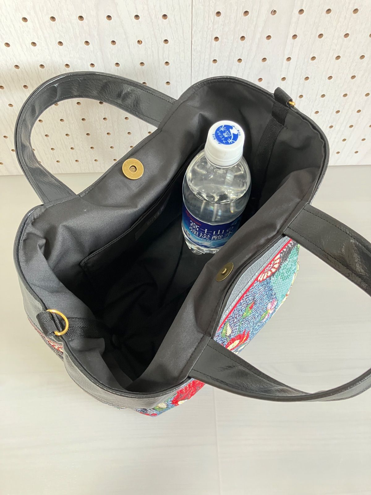 ハンドメイド、猫ちゃんパネル4枚ビッグサイズのトートバッグ A4