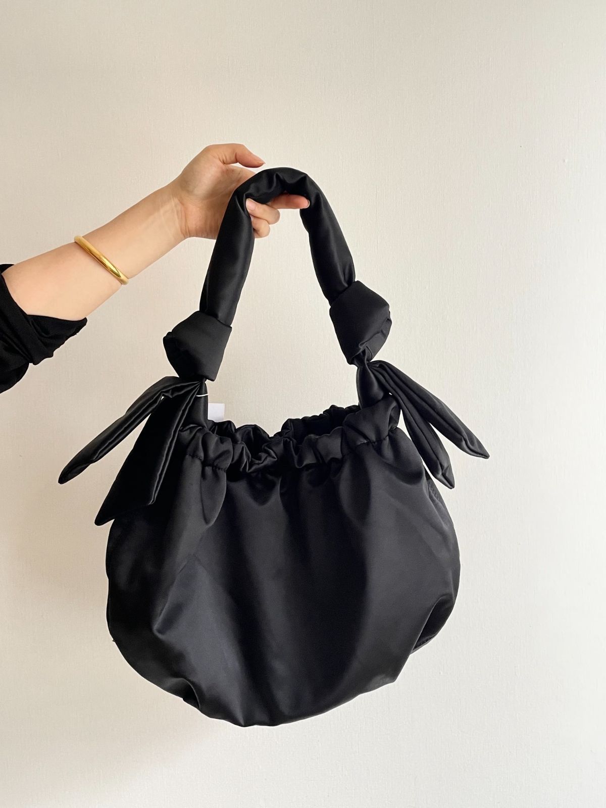 【新品未使用】GANNI Occasion ruched SMALL HOBO BAG ハンドバッグ