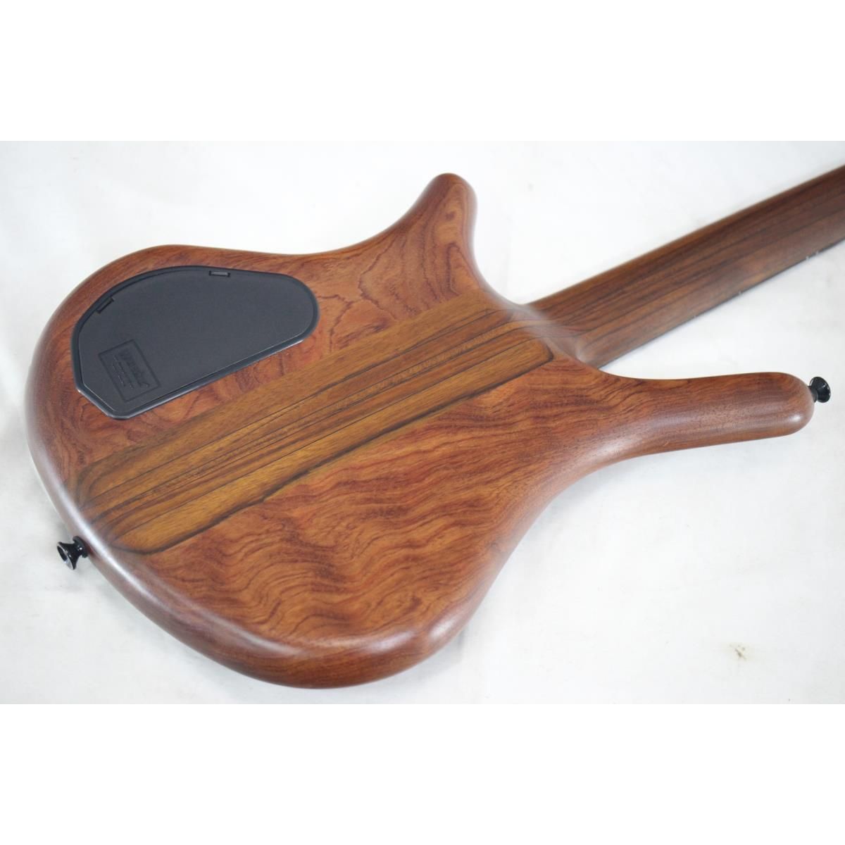 ＴＨＵＭＢ ＢＡＳＳ