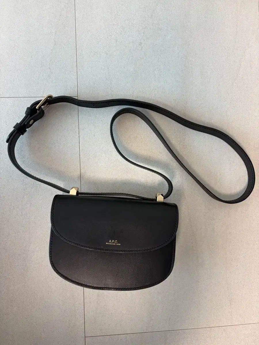 A.P.C アー ペー セー ジュネーブ ミニ ブラック