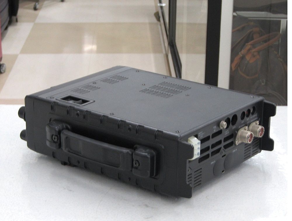 YAESU ヤエス FT-897 オールモード トランシーバー HF/VHF/UHF