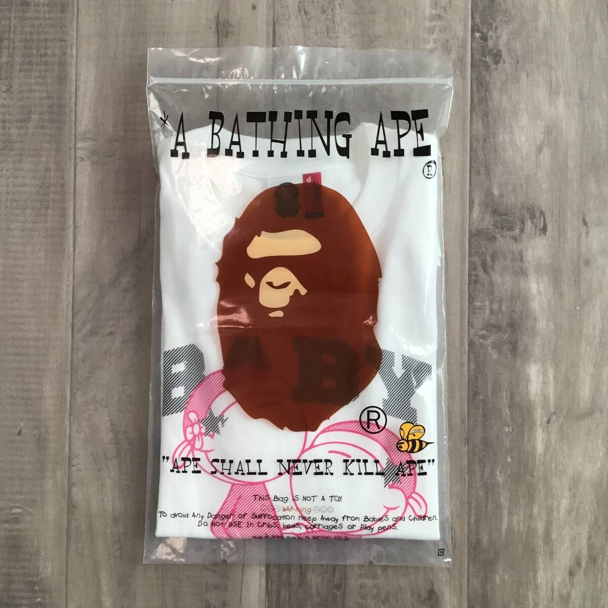 ★ムック限定★ マイロ & リサ sexy Tシャツ XLサイズ baby milo a bathing ape bape mook book limited エイプ ベイプ アベイシングエイプ ☆新品☆ ムック限定 マイロ \u0026 リサ SEXY Tシャツ Mサイズ milo a