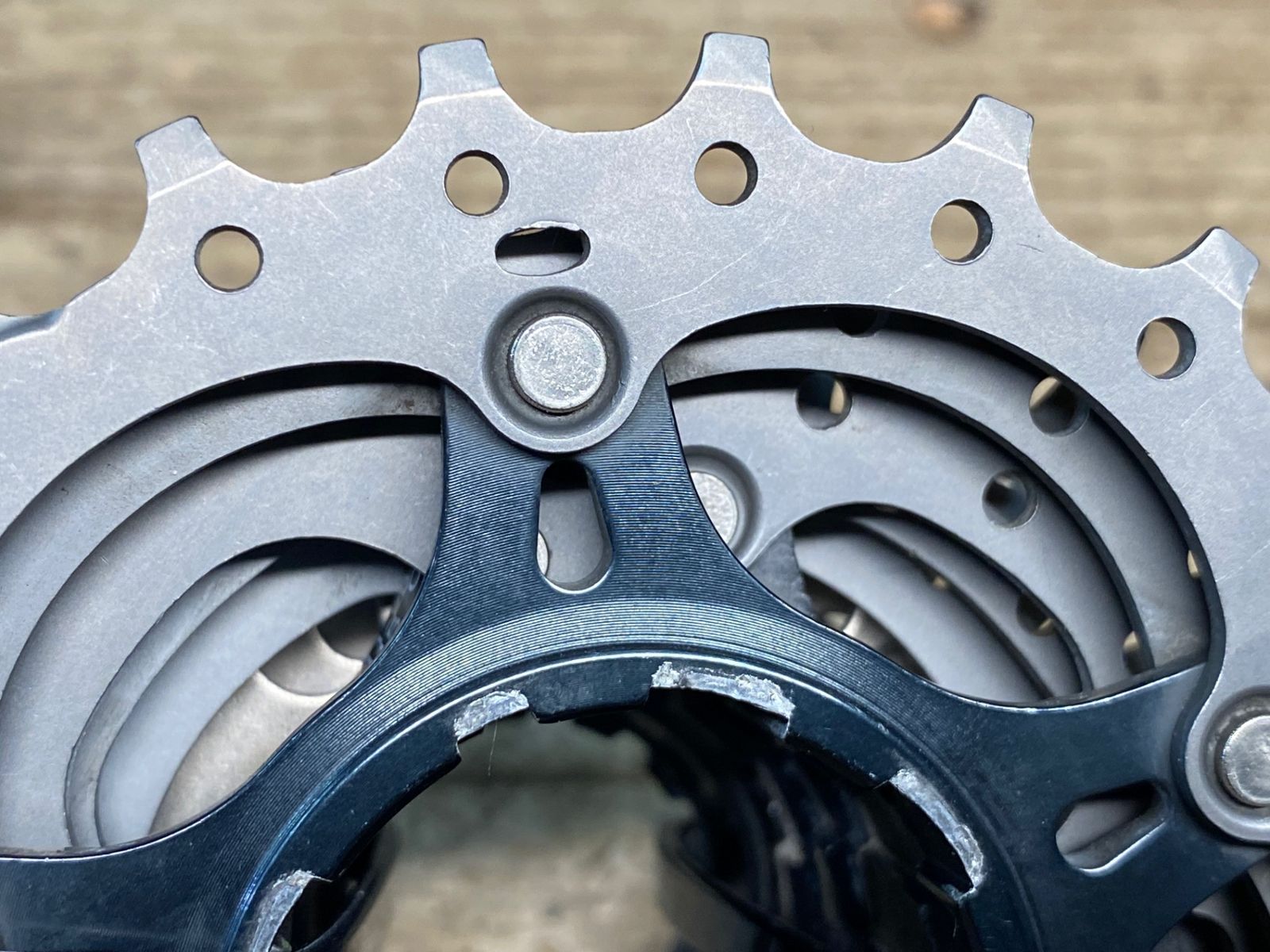 IZ824 シマノ SHIMANO CS-HG700-11 スプロケット 11-34T 11S