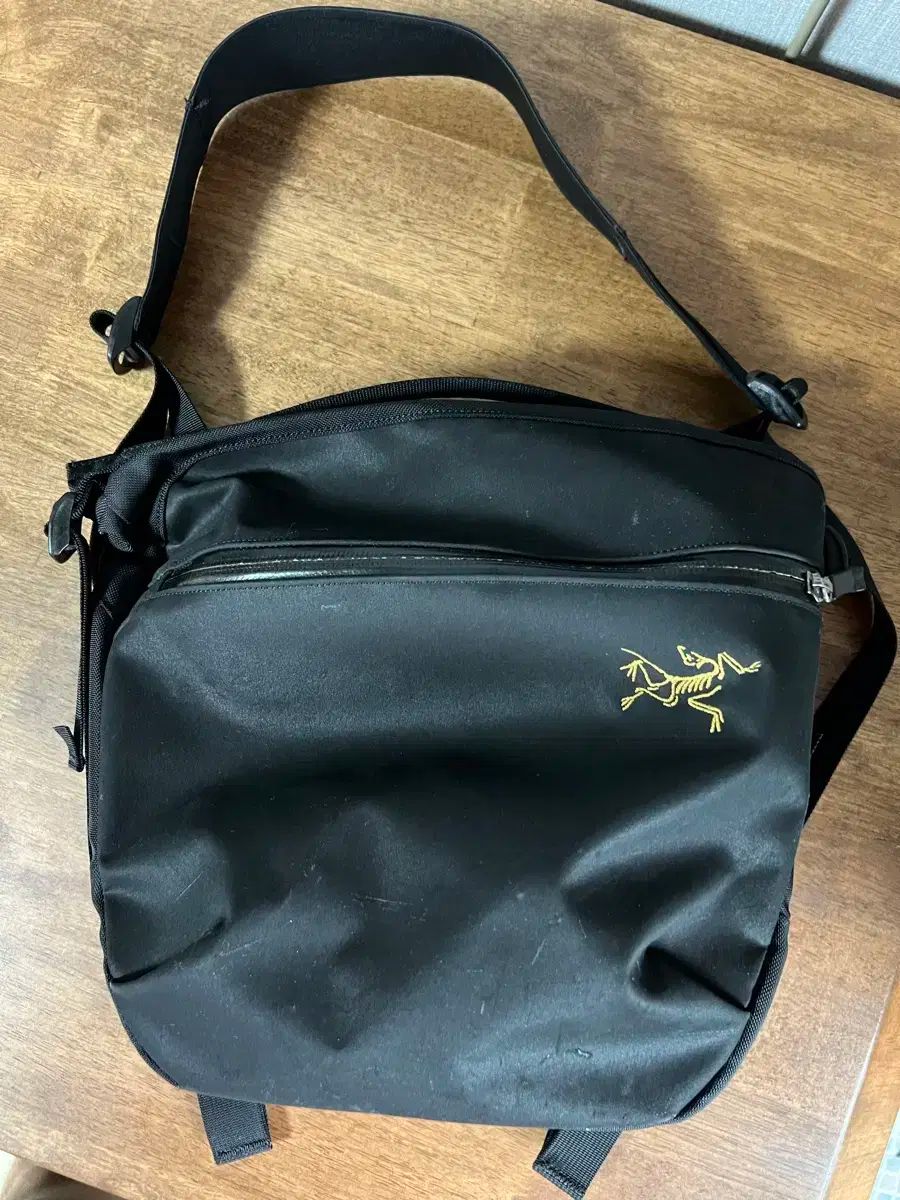 ARC TERYX アークテリクス アロ 8 ショルダーバッグ ブラック