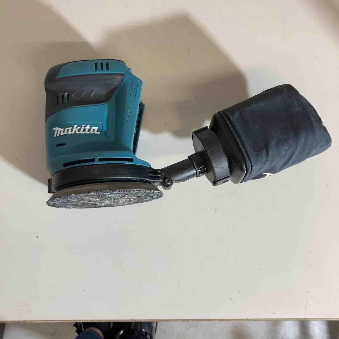 ☆マキタ(makita)14.4Vコードレスランダムオービットサンダ BO140DZ 