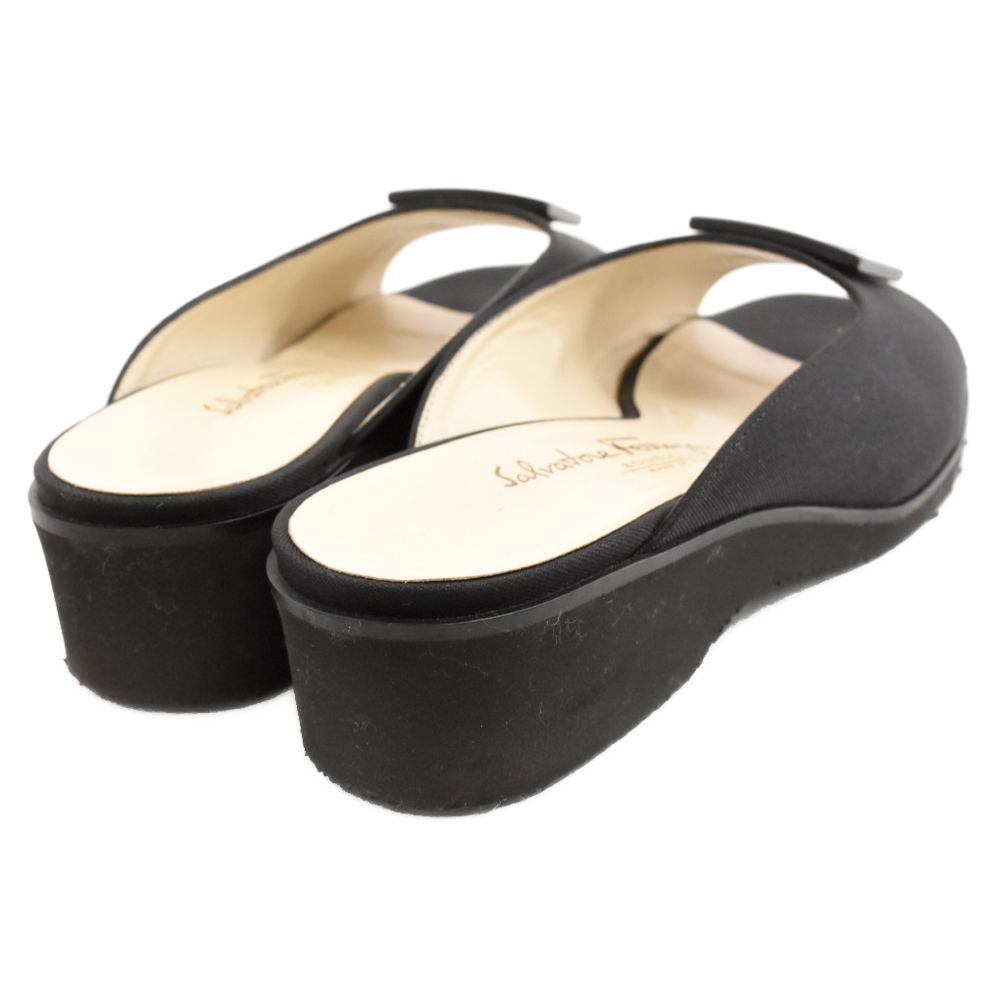 【関税込み】Ferragamo ブラウン ロゴプレート ミュール Fringed thong sandal - Women | Ferragamo