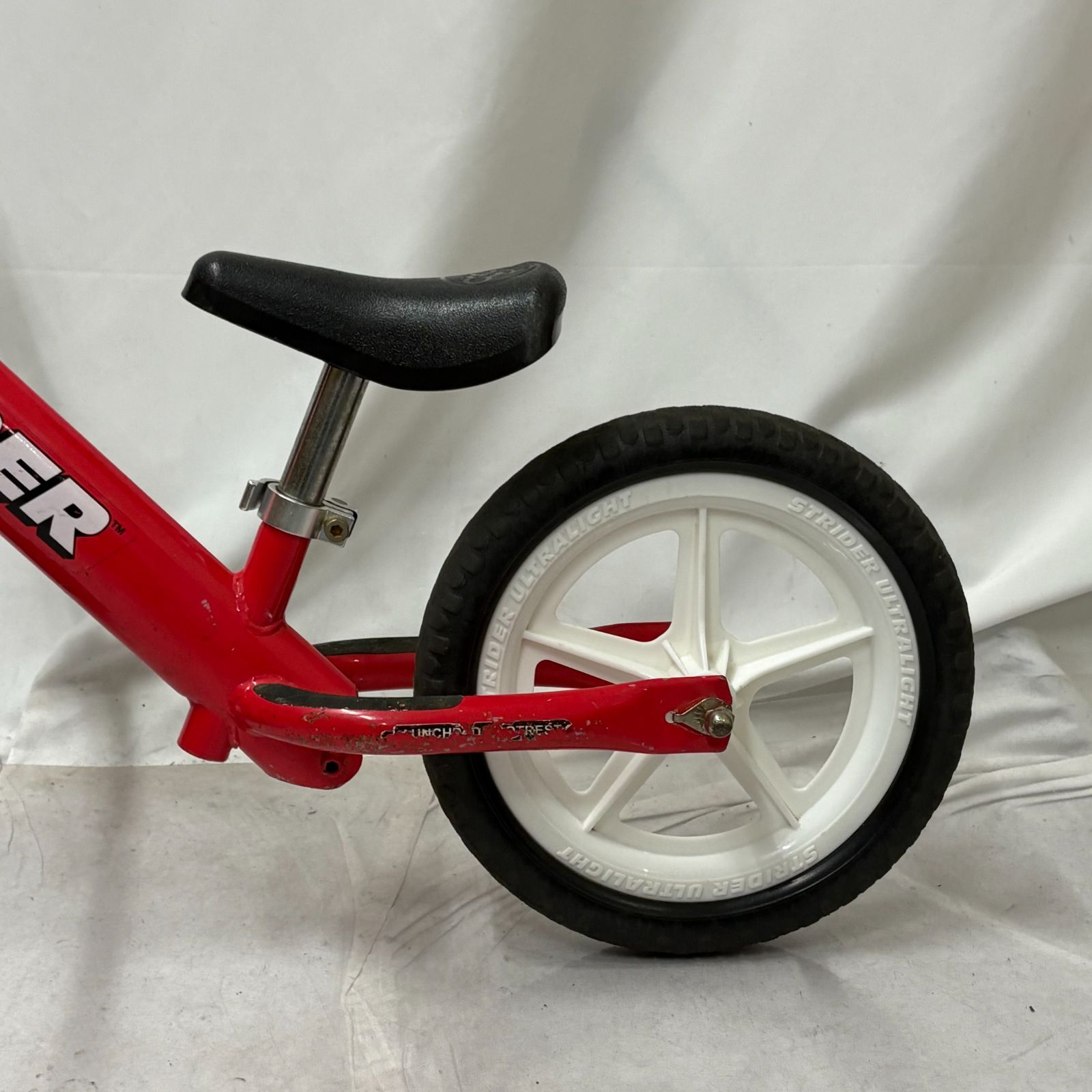 ストライダー クラシック レッド STRIDER バランスバイク 赤 12インチ