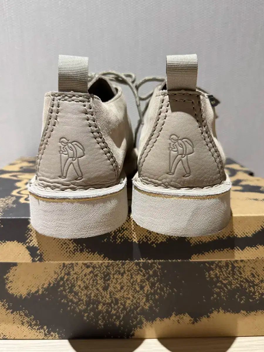 デザートブーツ ゴアテックス