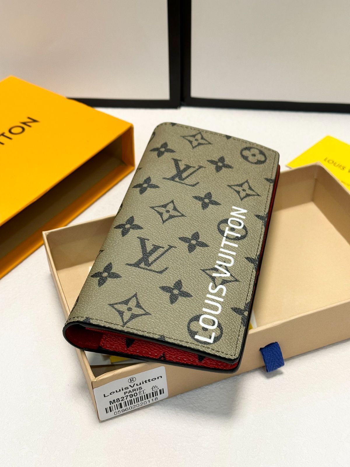 今日 LV 老花と赤色の長財布 全国 一部除く