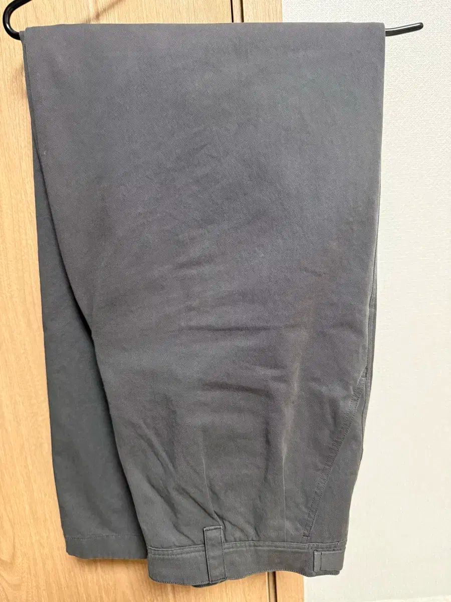 ゴーウォッシュド チノ チャコール mサイズ