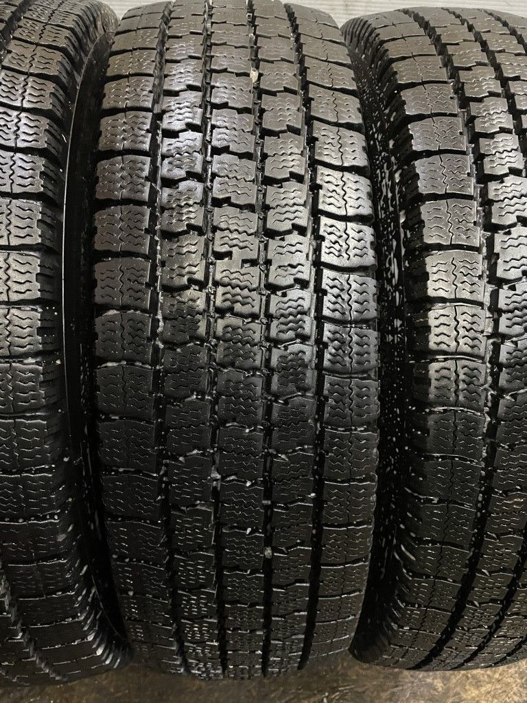 TOYO DELVEX M935 195/75R15 109/107N LT 15インチ トラックタイヤ