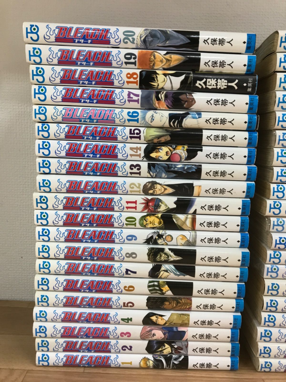 未開封4冊BLEACH ブリーチ 1~74巻 コミック全巻セット 《MU27A》