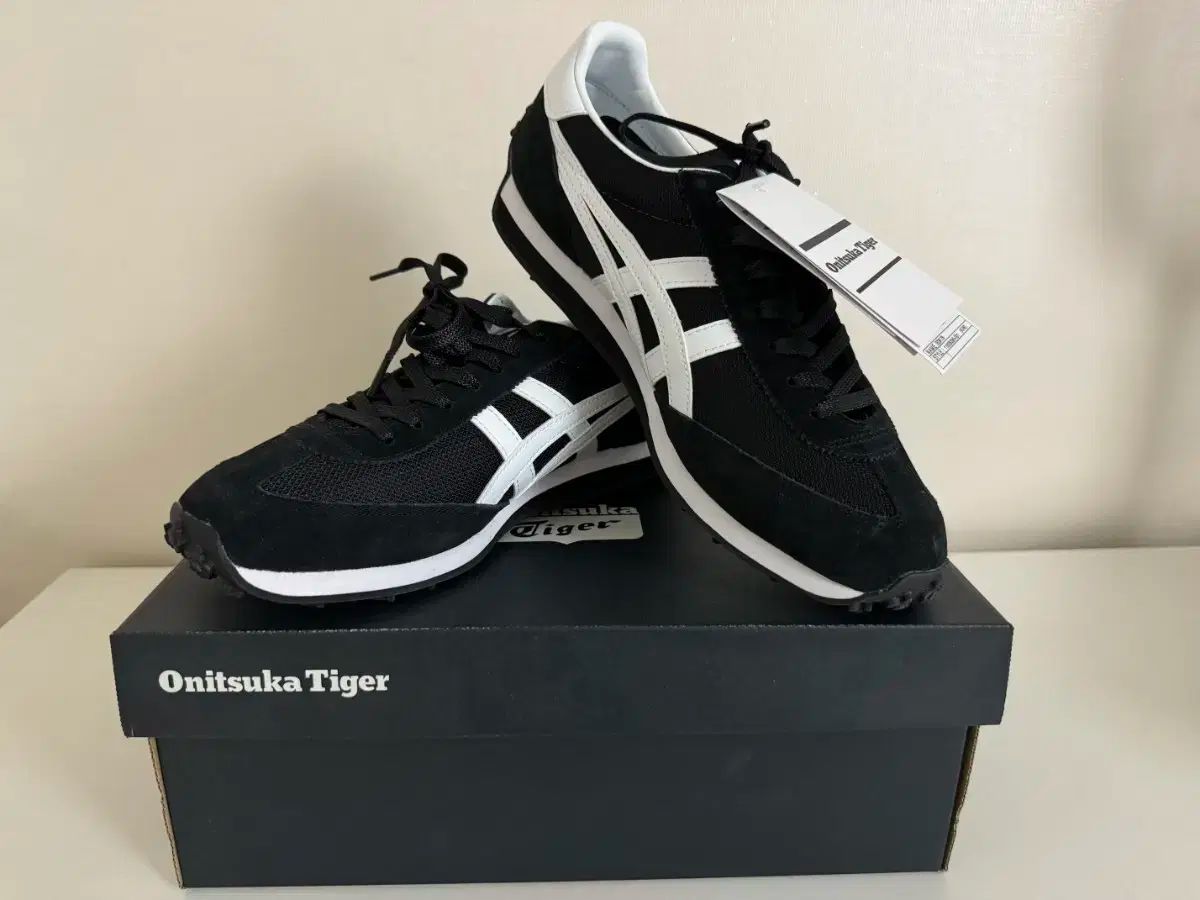 オニツカタイガー EDR 78 ブラック ホワイト260 日本デパート