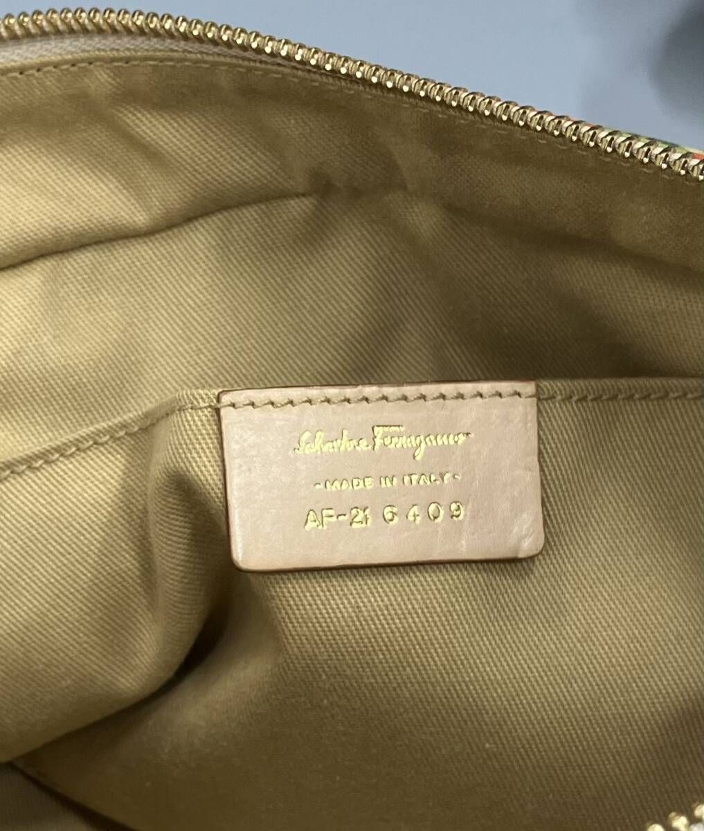 ショルダーバッグ