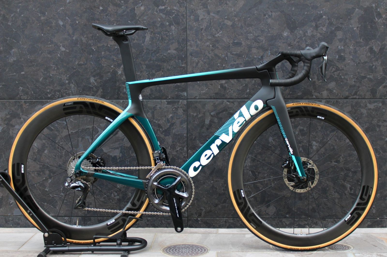 サーヴェロ Cervelo S5 DISC 2019モデル 56サイズ シマノ デュラエース サーヴェロ Cervelo S5 DISC 2019モデル 56サイズ シマノ デュラエース