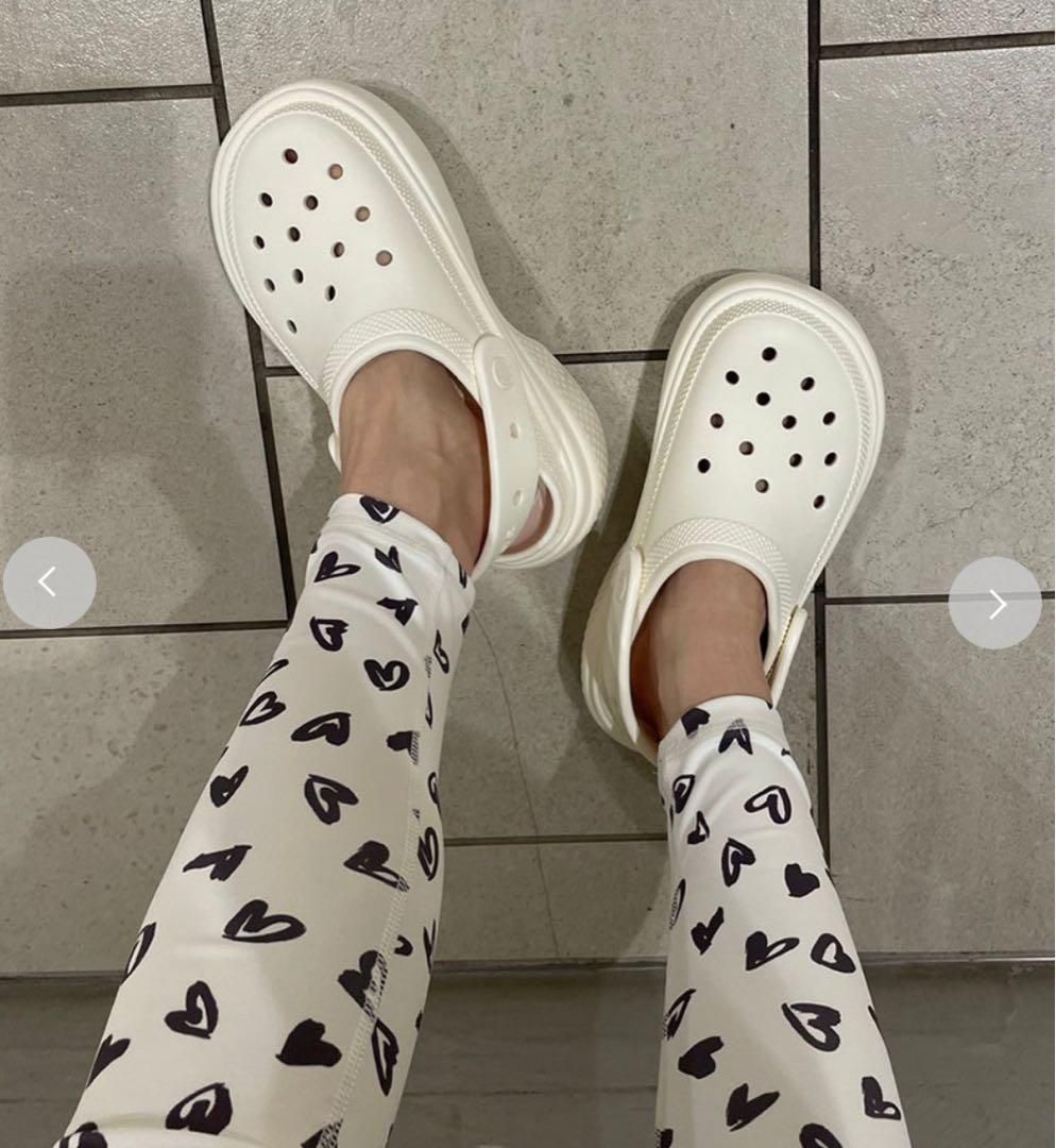 新品 emmi + crocs Stomp Clog クロックス 38-39 - メルカリ