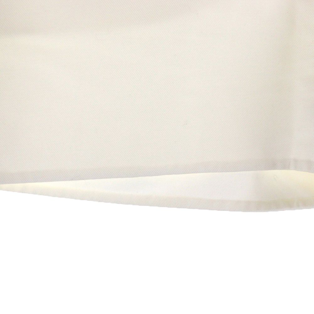 ヴァレンティノ Vメタル装飾ショートパンツ