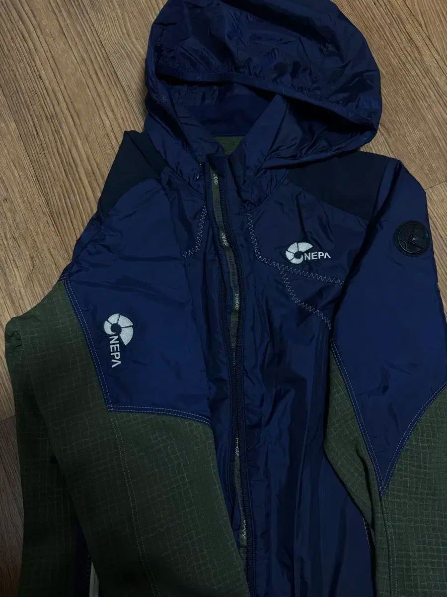 NEPA ネパ ウィンドブレーカー ジャケット ネイビー カーキ