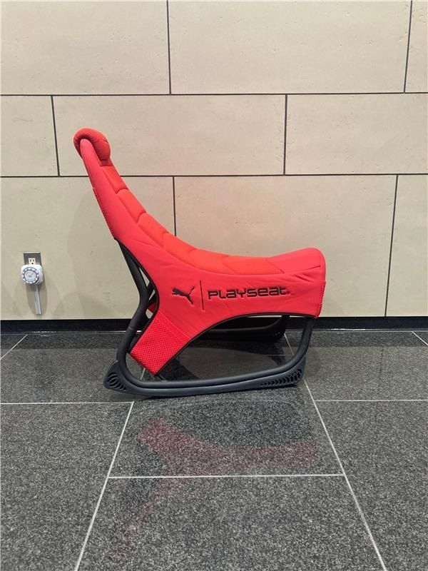 セール 展示品 Playseat PUMA Active Gaming Seat ゲーミングチェア レッド