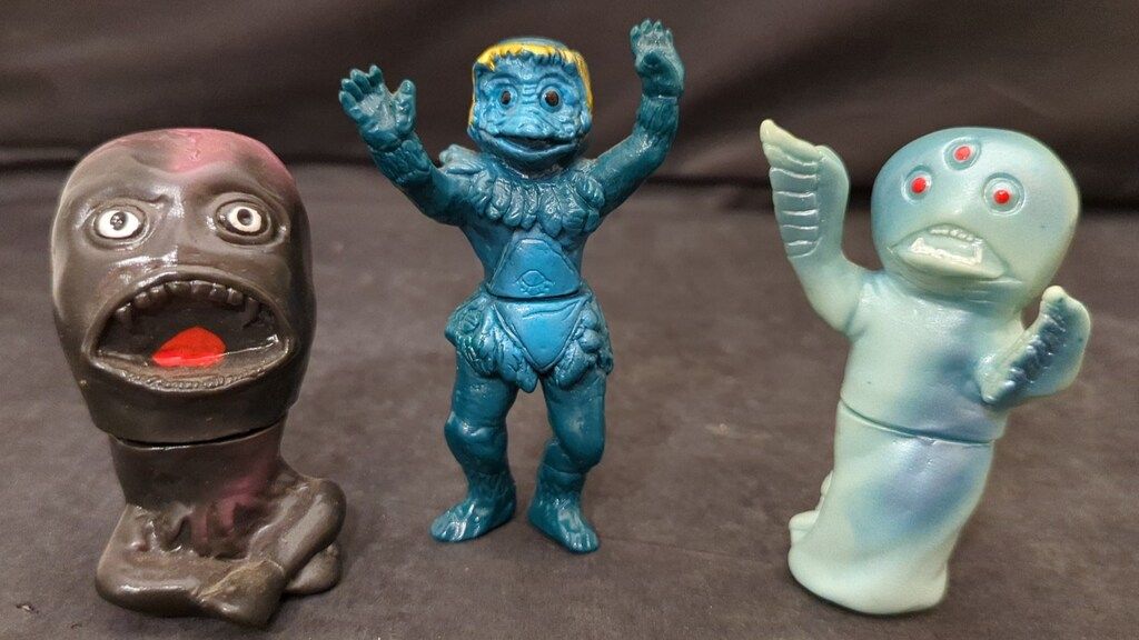 人間国宝 三代徳田八十吉作 10号飾壺 碧明燿彩 - 九谷満月公式