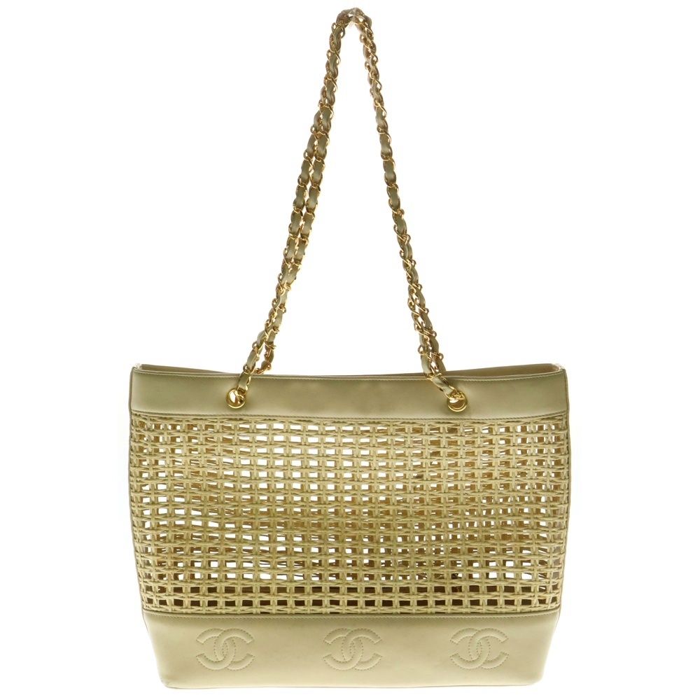 CHANEL (シャネル) トリプルココマーク ラムスキン レザー
