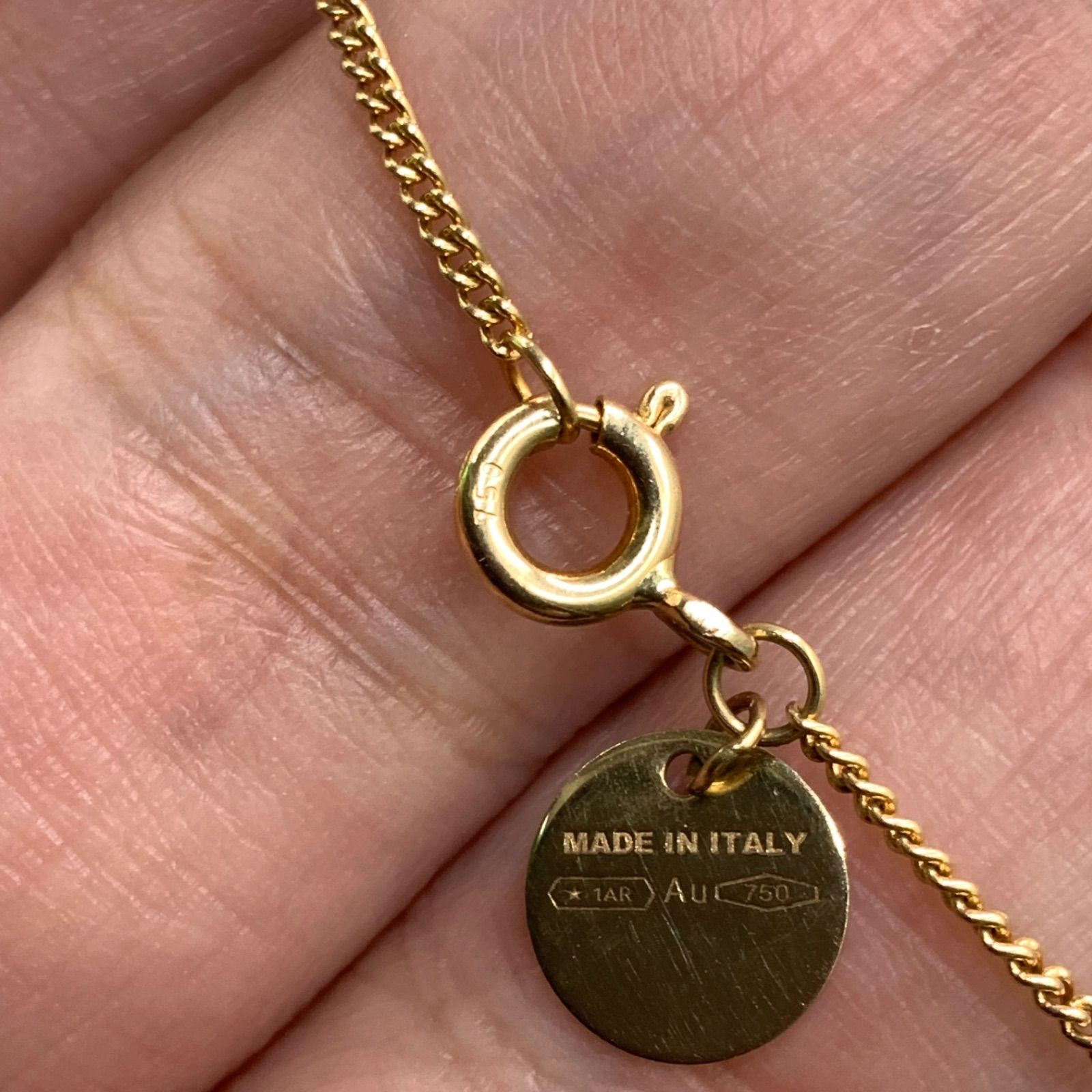 プラダ ミニトライアングル ネックレス 750 18金 箱