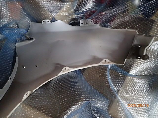 左 パールホワイト