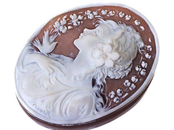 ジュエリー ラファエレ ペルニーチェ作 素敵な女性と小鳥の彫刻 シェルカメオルース 60.6ｍｍ×46ｍｍ w5802m