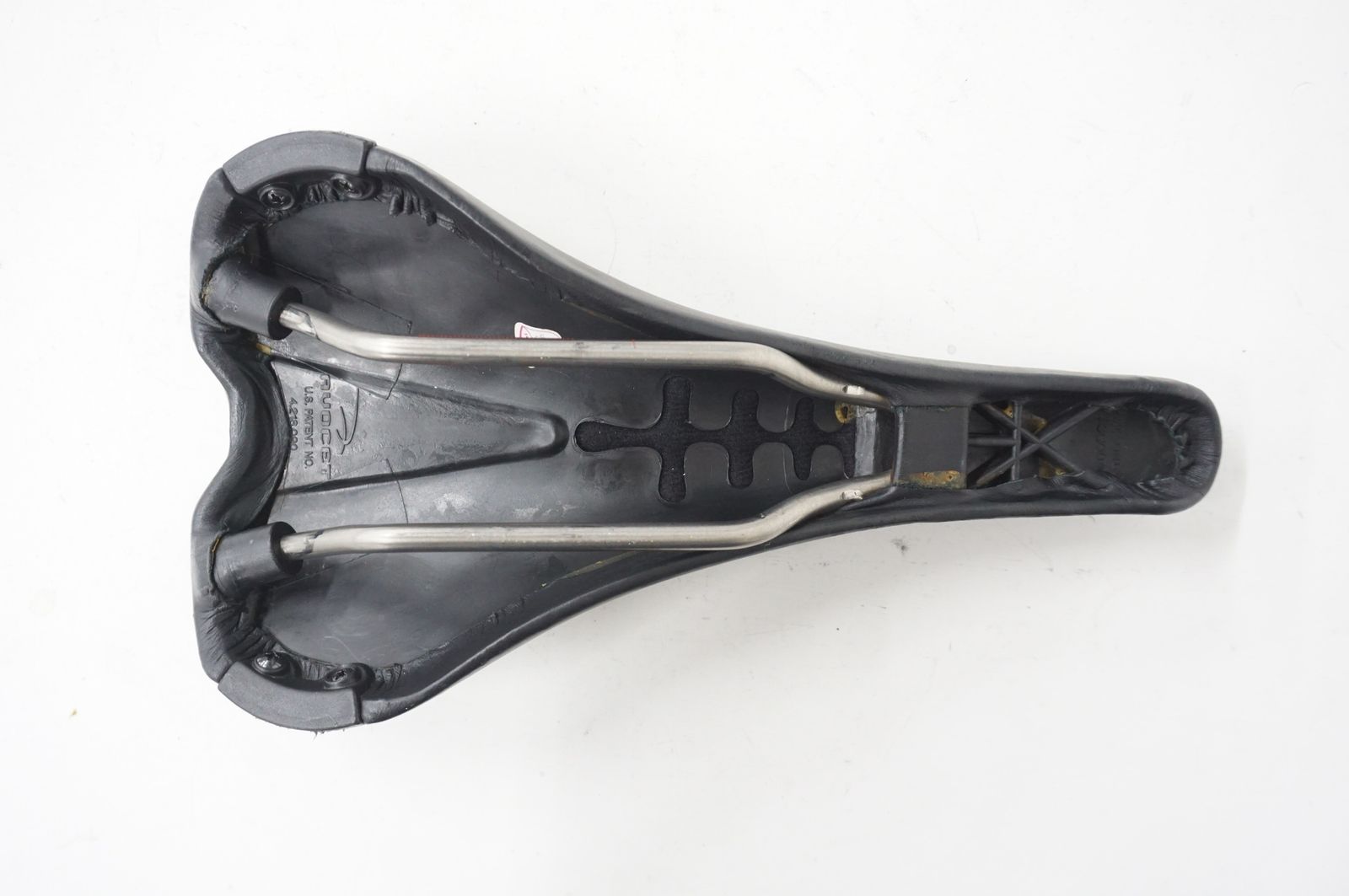 AVOCET 「アボセット」 AIR 40R TITANIUM O2 サドル / バイチャリ阪急