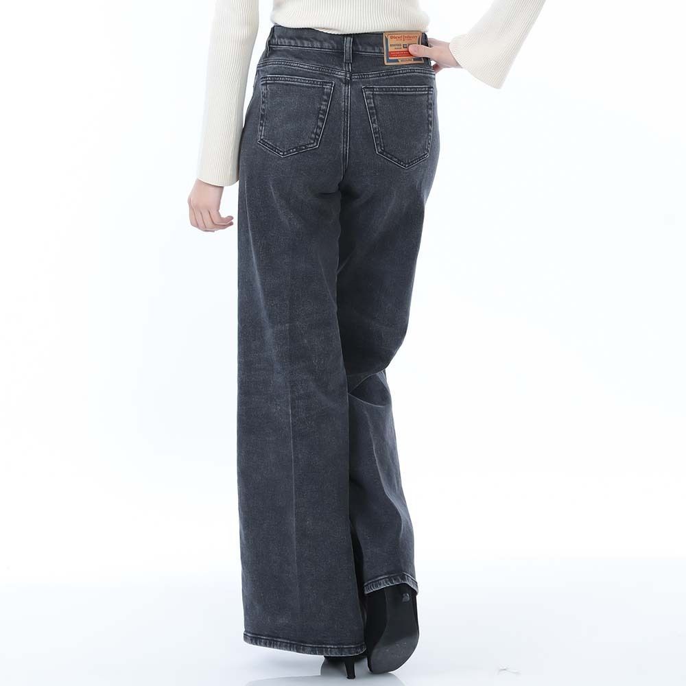 【新品・国内即発】DIESEL A03625 0CLBG 02 1978 D-AKEMI デニム DIESEL公式】1978 D-AKEMI フレアデニム レディース